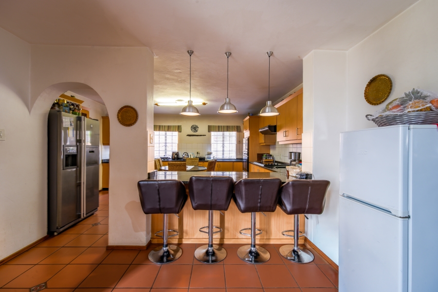 6 Bedroom Property for Sale in Erasmuskloof Gauteng