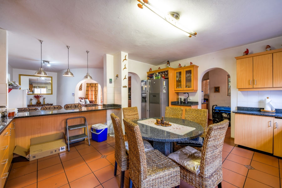 6 Bedroom Property for Sale in Erasmuskloof Gauteng