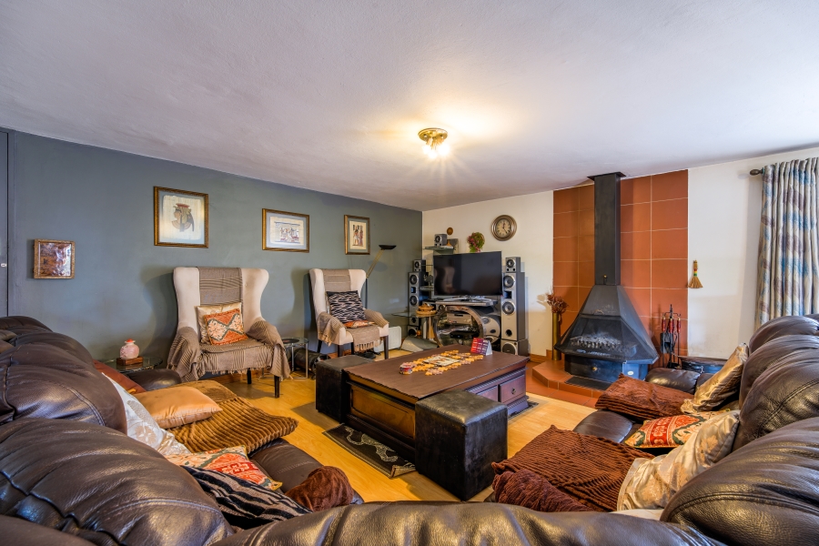 6 Bedroom Property for Sale in Erasmuskloof Gauteng