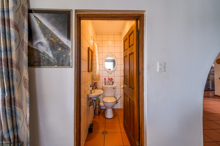 6 Bedroom Property for Sale in Erasmuskloof Gauteng