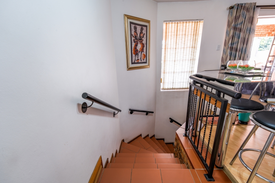 6 Bedroom Property for Sale in Erasmuskloof Gauteng
