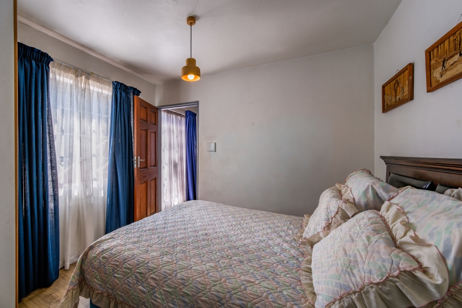 6 Bedroom Property for Sale in Erasmuskloof Gauteng
