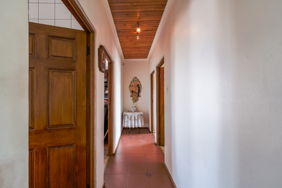 6 Bedroom Property for Sale in Erasmuskloof Gauteng