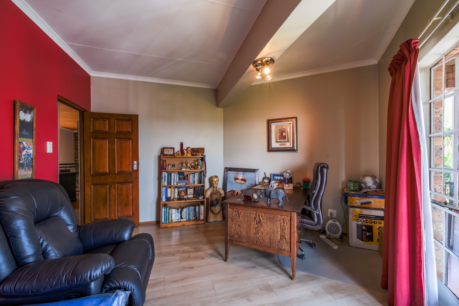 6 Bedroom Property for Sale in Erasmuskloof Gauteng