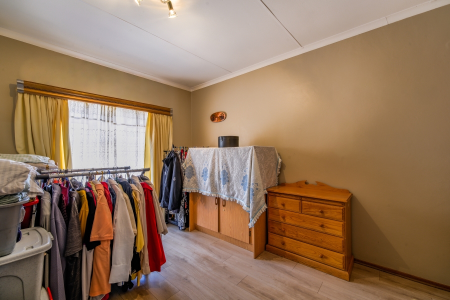 6 Bedroom Property for Sale in Erasmuskloof Gauteng