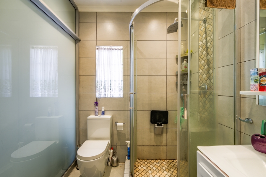 6 Bedroom Property for Sale in Erasmuskloof Gauteng