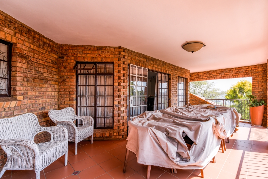 6 Bedroom Property for Sale in Erasmuskloof Gauteng