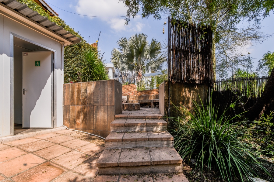 6 Bedroom Property for Sale in Erasmuskloof Gauteng
