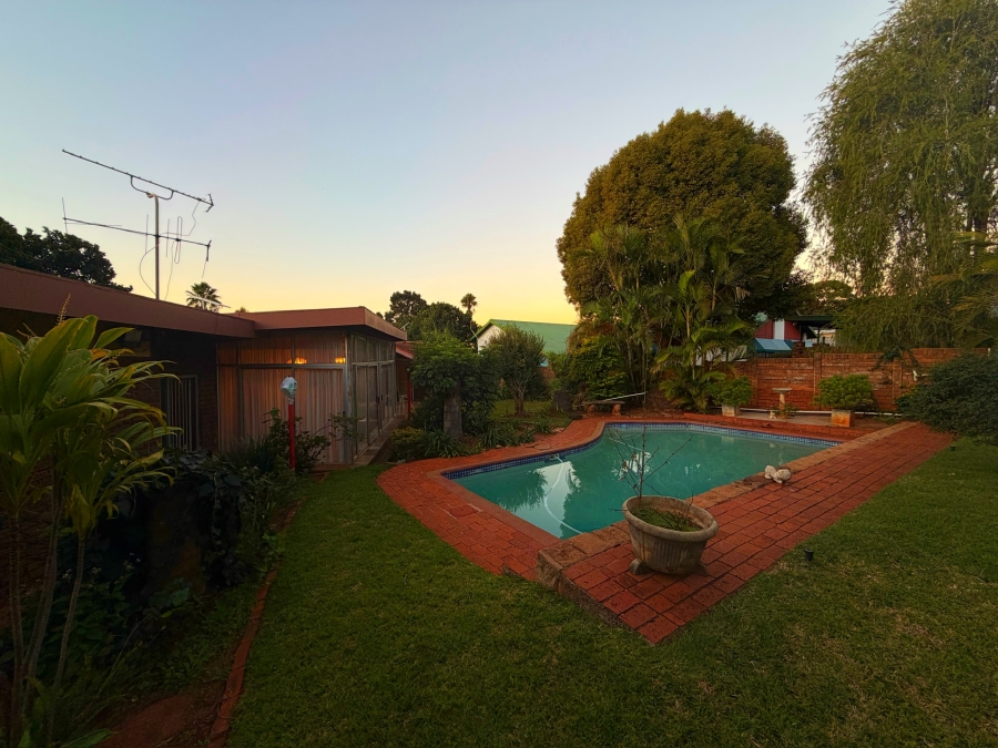 To Let 4 Bedroom Property for Rent in Sinoville Gauteng