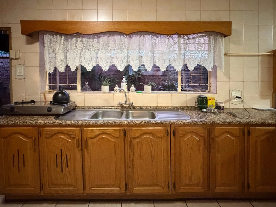 To Let 4 Bedroom Property for Rent in Sinoville Gauteng