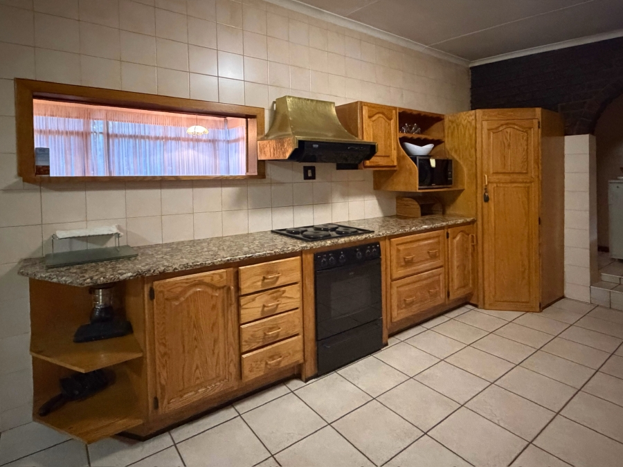 To Let 4 Bedroom Property for Rent in Sinoville Gauteng