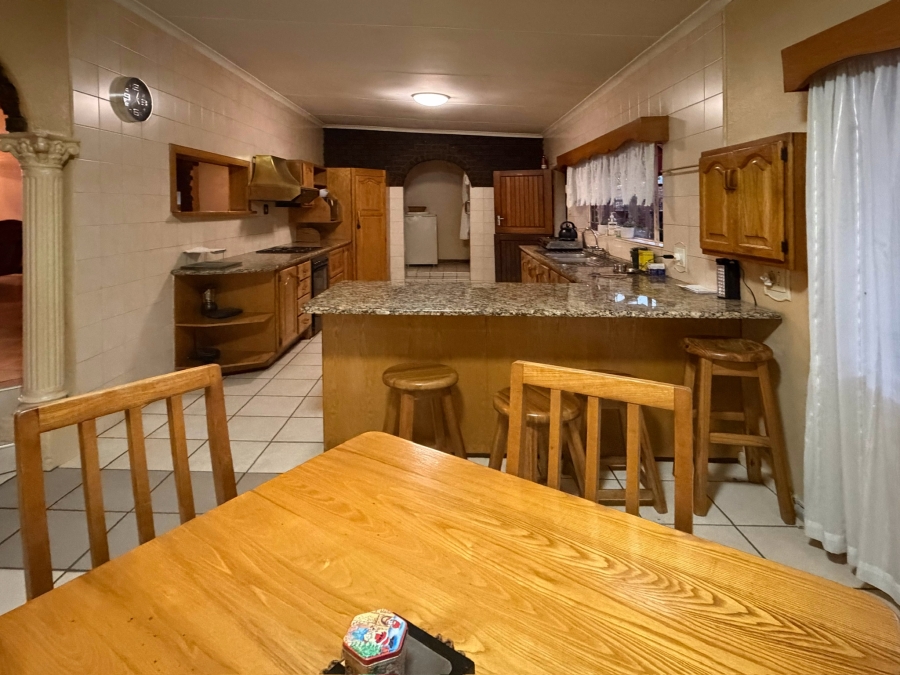 To Let 4 Bedroom Property for Rent in Sinoville Gauteng