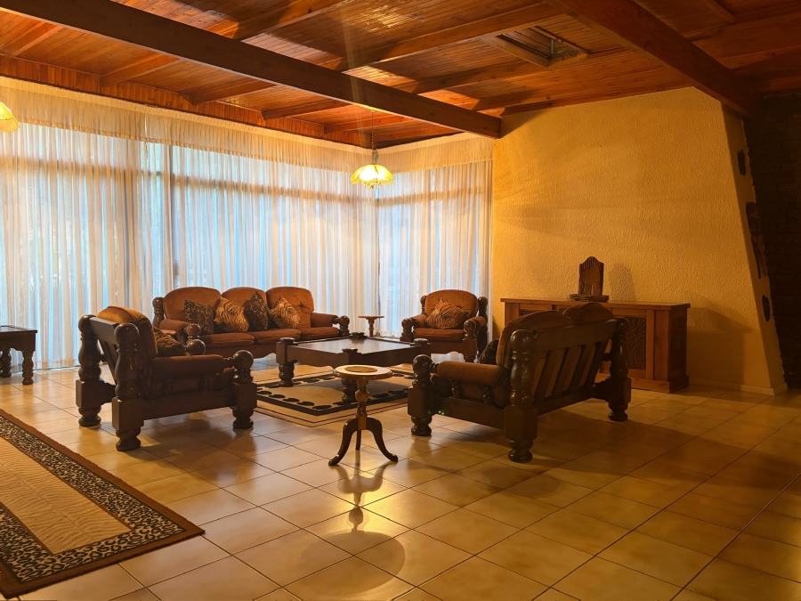 To Let 4 Bedroom Property for Rent in Sinoville Gauteng