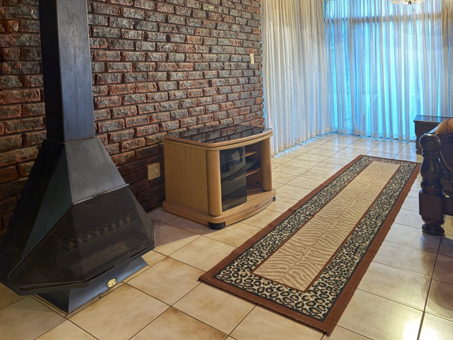 To Let 4 Bedroom Property for Rent in Sinoville Gauteng