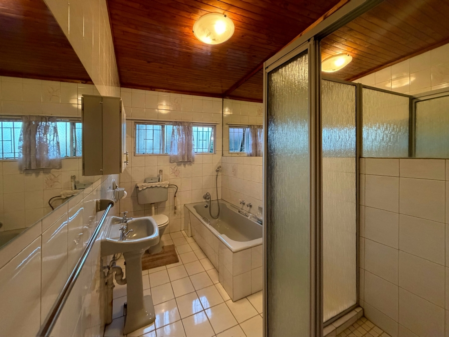To Let 4 Bedroom Property for Rent in Sinoville Gauteng