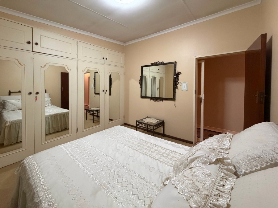 To Let 4 Bedroom Property for Rent in Sinoville Gauteng