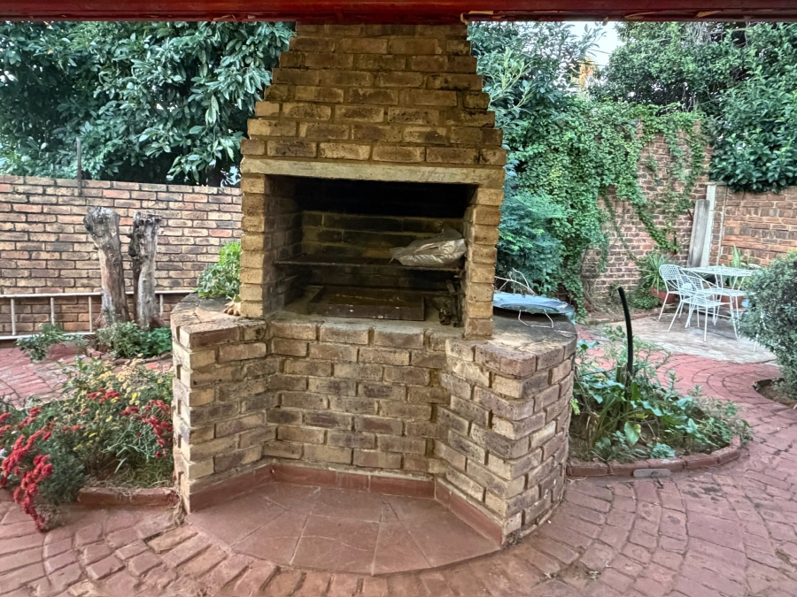 To Let 4 Bedroom Property for Rent in Sinoville Gauteng