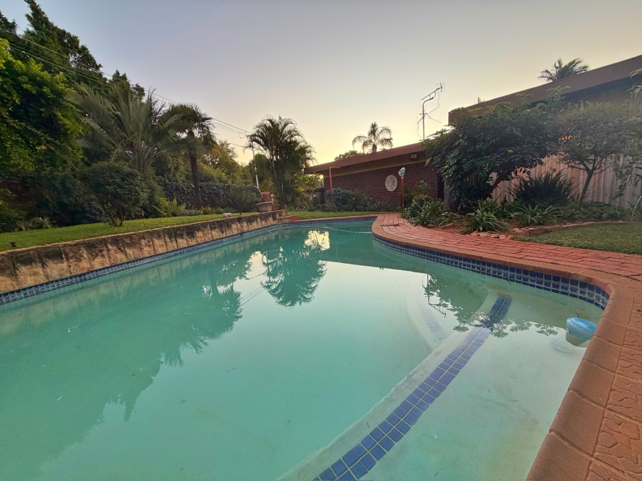 To Let 4 Bedroom Property for Rent in Sinoville Gauteng