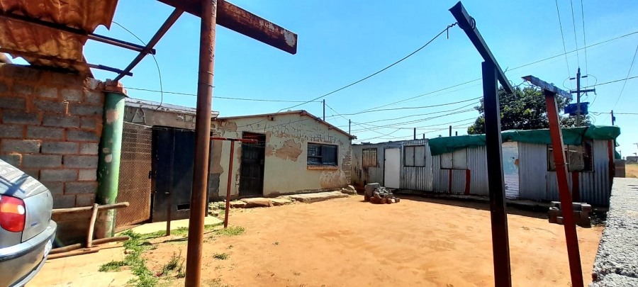 1 Bedroom Property for Sale in Bram Fischerville Gauteng