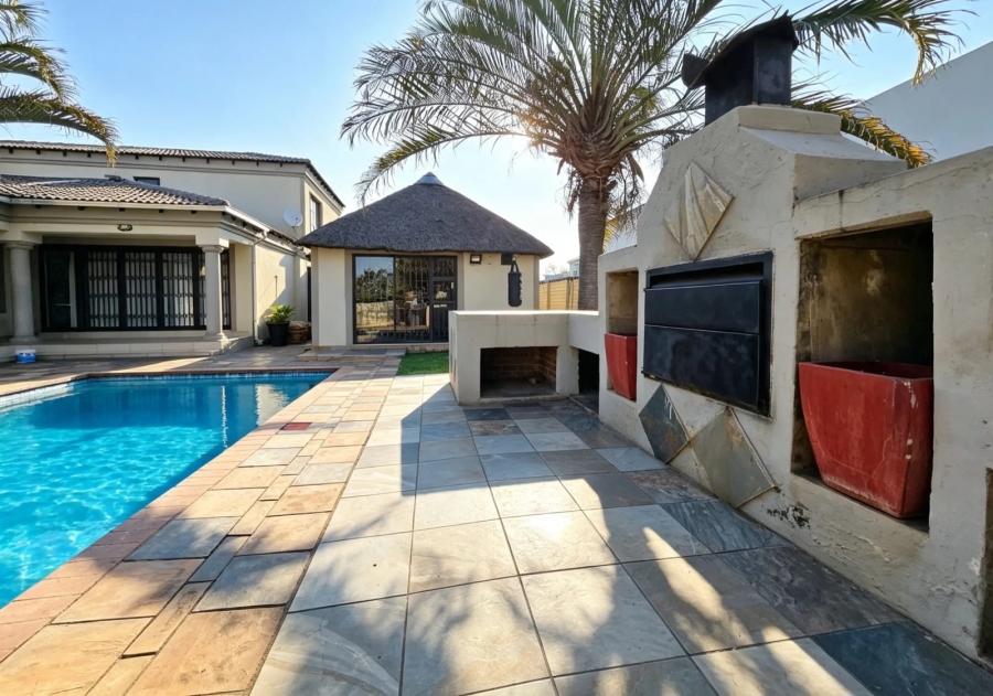 5 Bedroom Property for Sale in Ninapark Gauteng