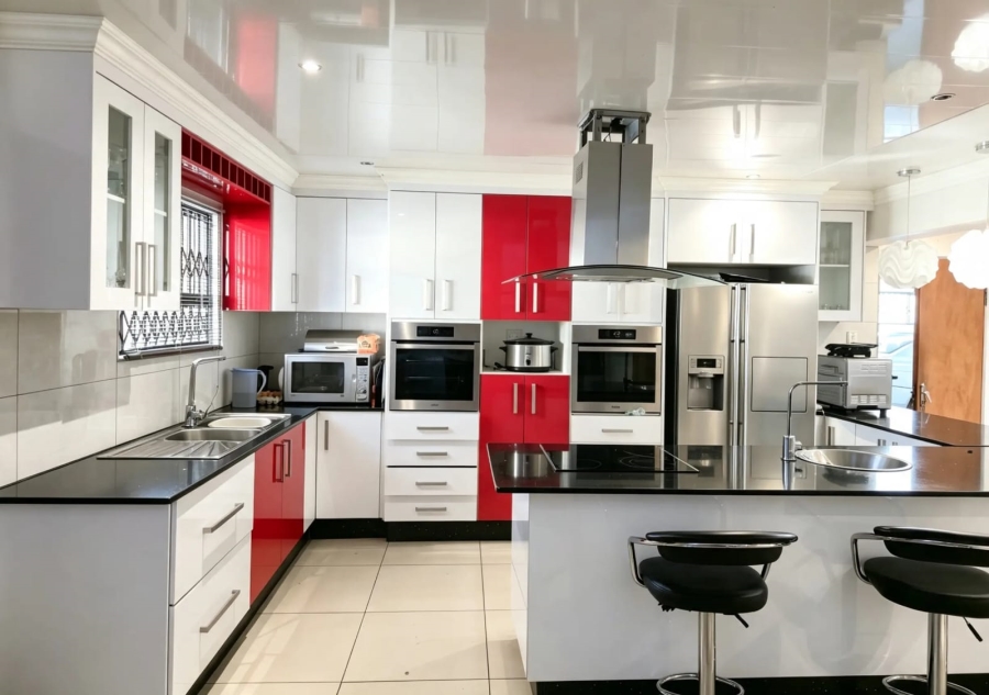 5 Bedroom Property for Sale in Ninapark Gauteng