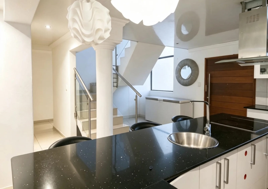 5 Bedroom Property for Sale in Ninapark Gauteng