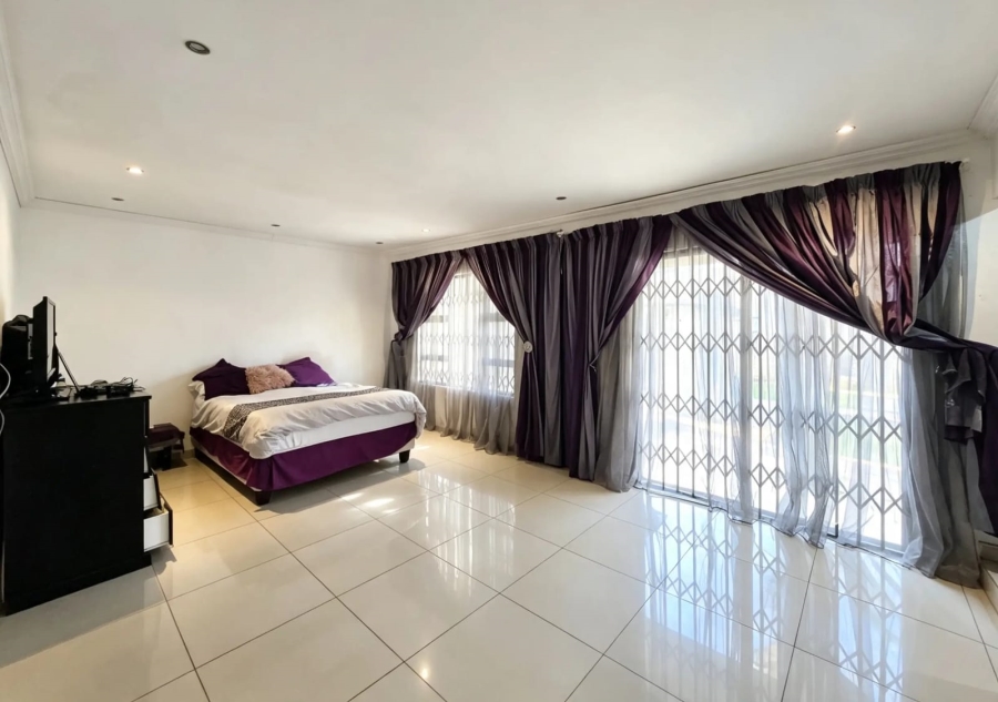 5 Bedroom Property for Sale in Ninapark Gauteng