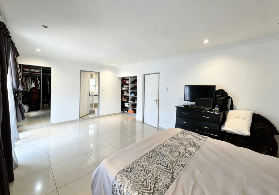 5 Bedroom Property for Sale in Ninapark Gauteng