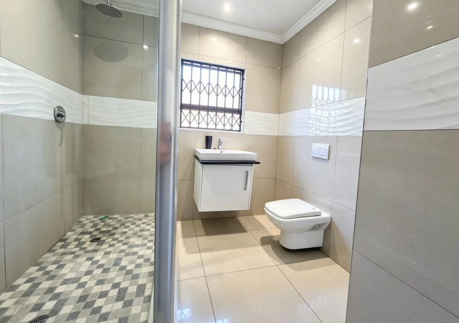 5 Bedroom Property for Sale in Ninapark Gauteng