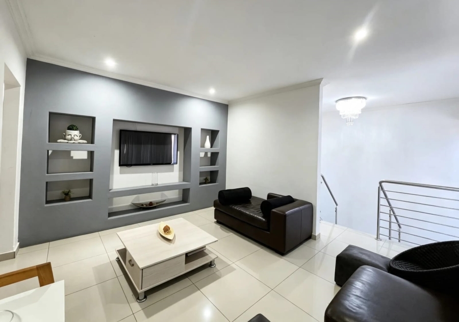 5 Bedroom Property for Sale in Ninapark Gauteng