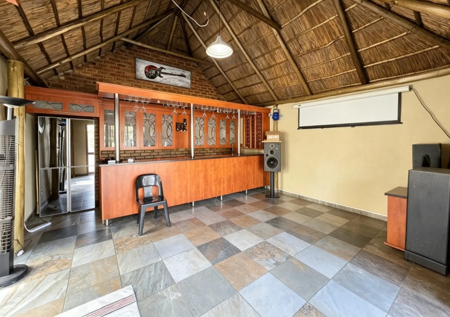 5 Bedroom Property for Sale in Ninapark Gauteng
