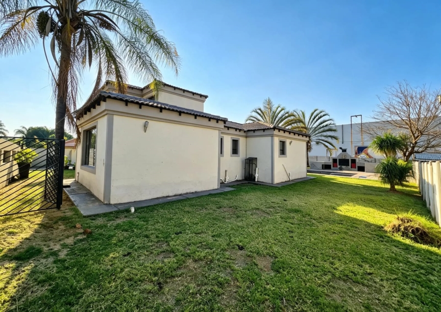 5 Bedroom Property for Sale in Ninapark Gauteng