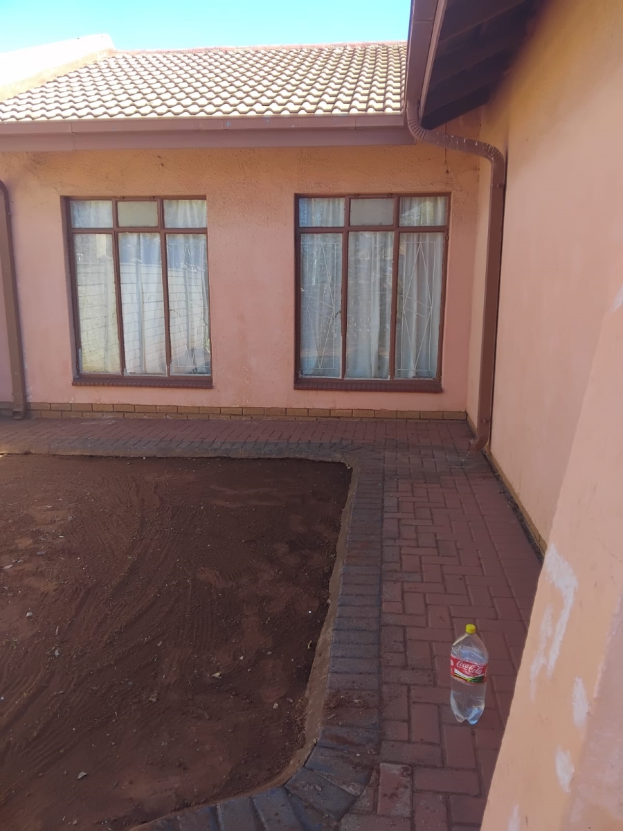 3 Bedroom Property for Sale in Sebokeng Zone 14 Gauteng