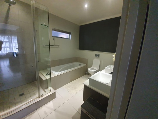 To Let 2 Bedroom Property for Rent in Atholl Gauteng