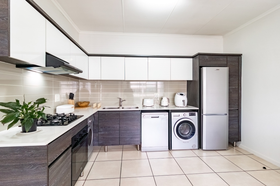 1 Bedroom Property for Sale in Greenstone Hill Gauteng