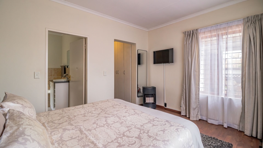 2 Bedroom Property for Sale in Paulshof Gauteng