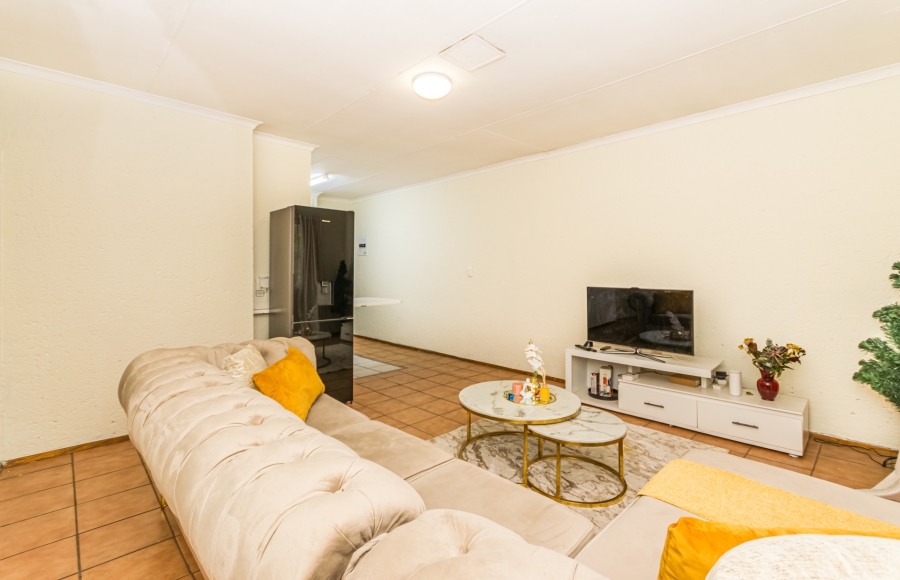 3 Bedroom Property for Sale in Die Hoewes Gauteng