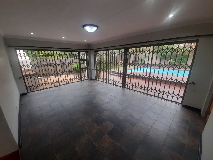 To Let 3 Bedroom Property for Rent in Flora Gardens Gauteng