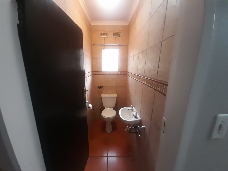 To Let 3 Bedroom Property for Rent in Flora Gardens Gauteng