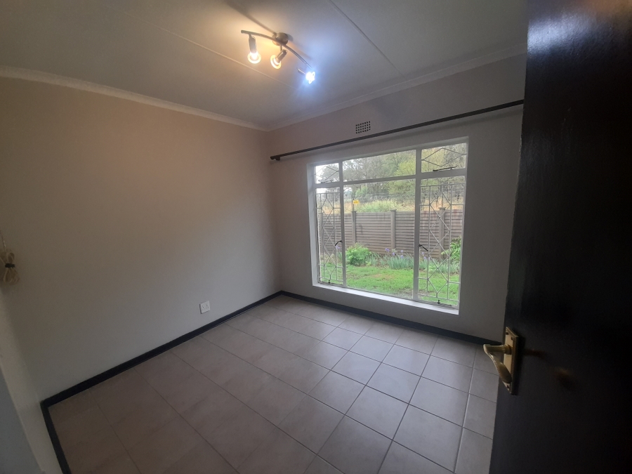 To Let 3 Bedroom Property for Rent in Flora Gardens Gauteng