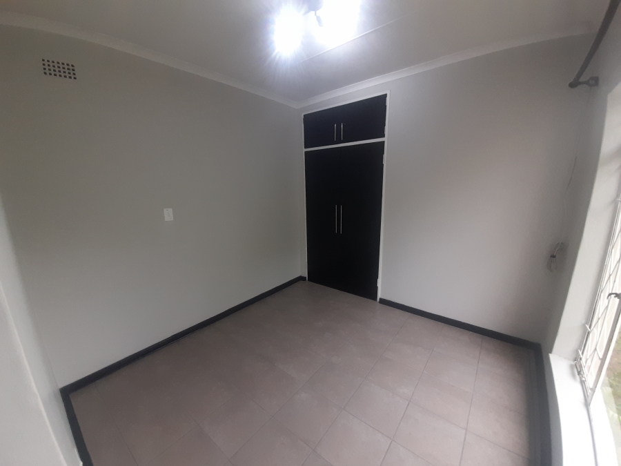 To Let 3 Bedroom Property for Rent in Flora Gardens Gauteng