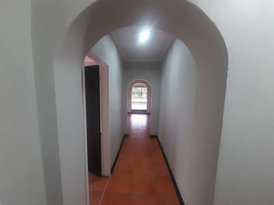 To Let 3 Bedroom Property for Rent in Flora Gardens Gauteng