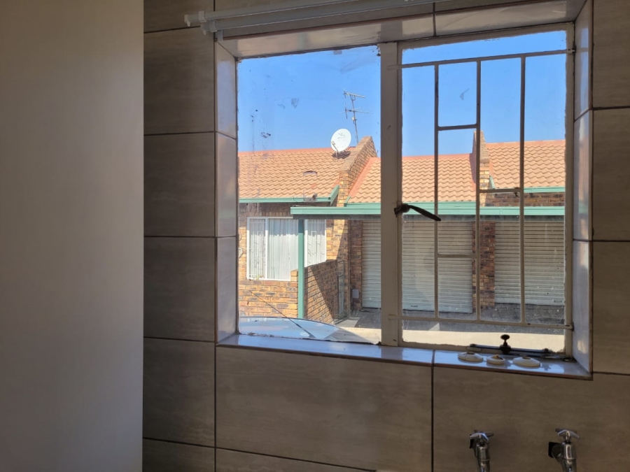 2 Bedroom Property for Sale in Birchleigh Gauteng
