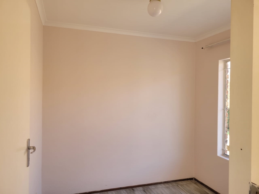 2 Bedroom Property for Sale in Birchleigh Gauteng
