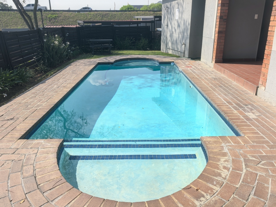 1 Bedroom Property for Sale in Rivonia Gauteng