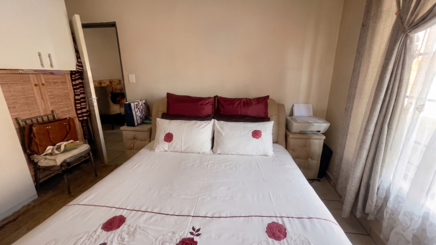 2 Bedroom Property for Sale in Grand Central Gauteng
