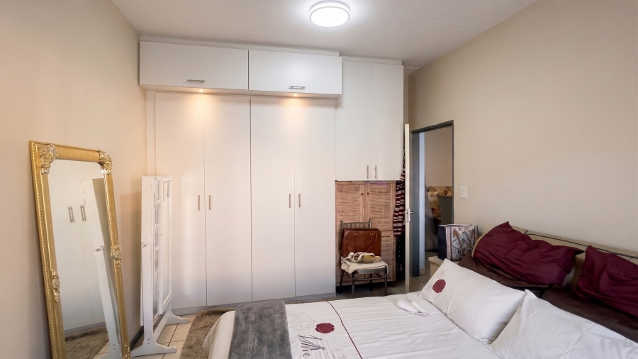 2 Bedroom Property for Sale in Grand Central Gauteng