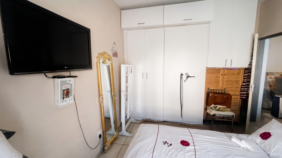 2 Bedroom Property for Sale in Grand Central Gauteng