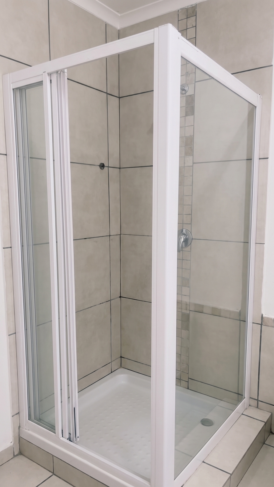2 Bedroom Property for Sale in Grand Central Gauteng