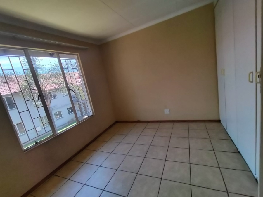 2 Bedroom Property for Sale in Glen Marais Gauteng